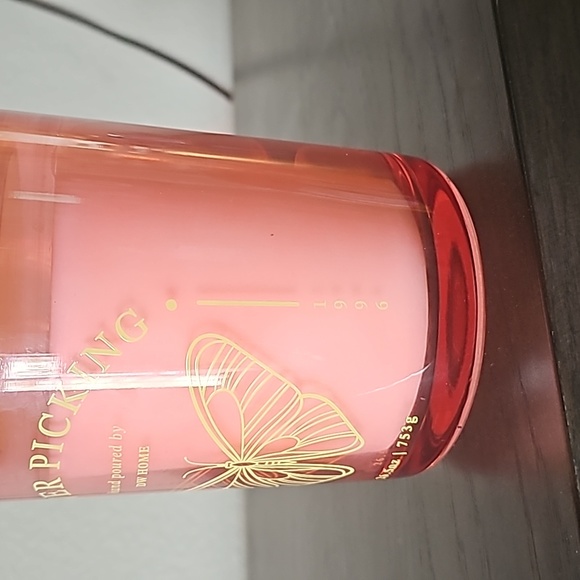 Butterfly Flower Candle 26.50 oz 753 g - Picture 5 of 7